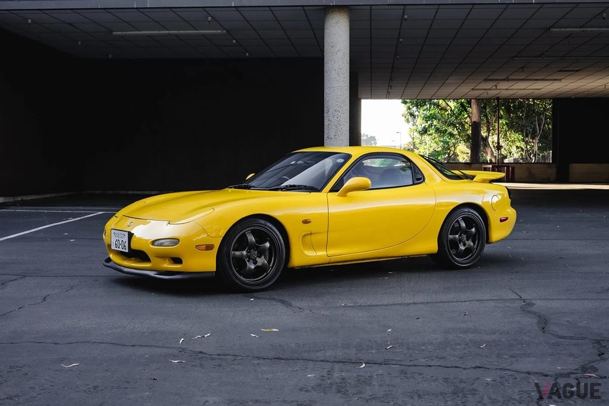 米国オークションに登場した1997年式マツダ「RX-7 タイプRS-R」