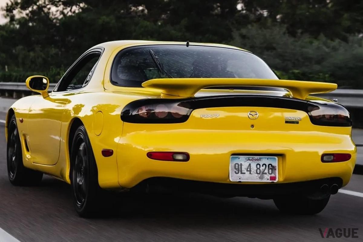 米国オークションに登場した1997年式マツダ「RX-7 タイプRS-R」
