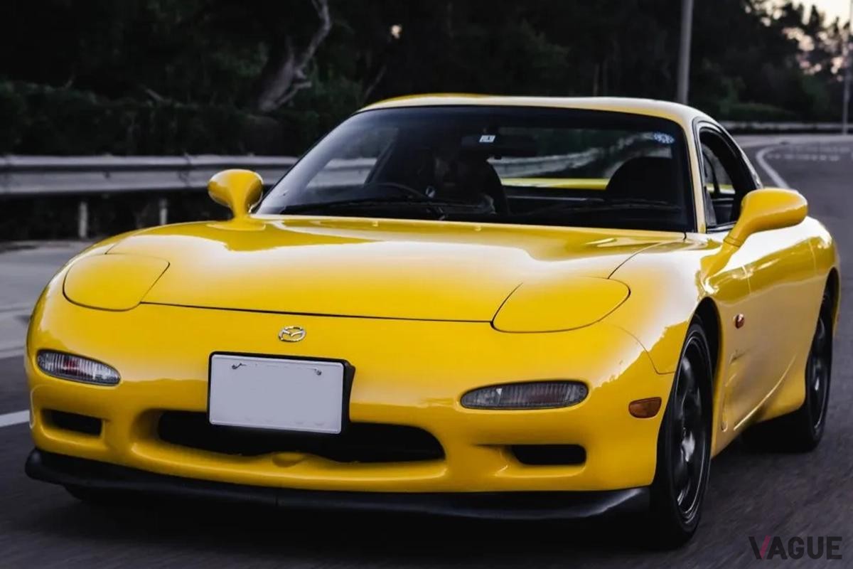 米国オークションに登場した1997年式マツダ「RX-7 タイプRS-R」
