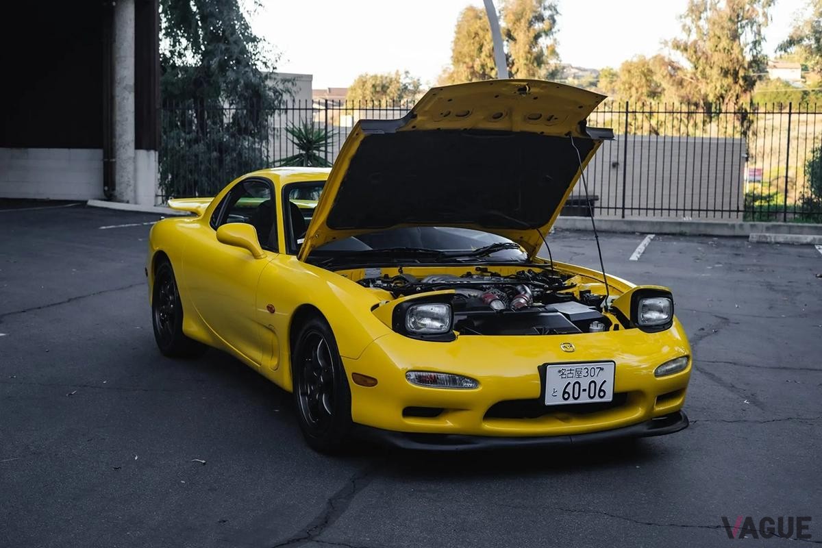 米国オークションに登場した1997年式マツダ「RX-7 タイプRS-R」