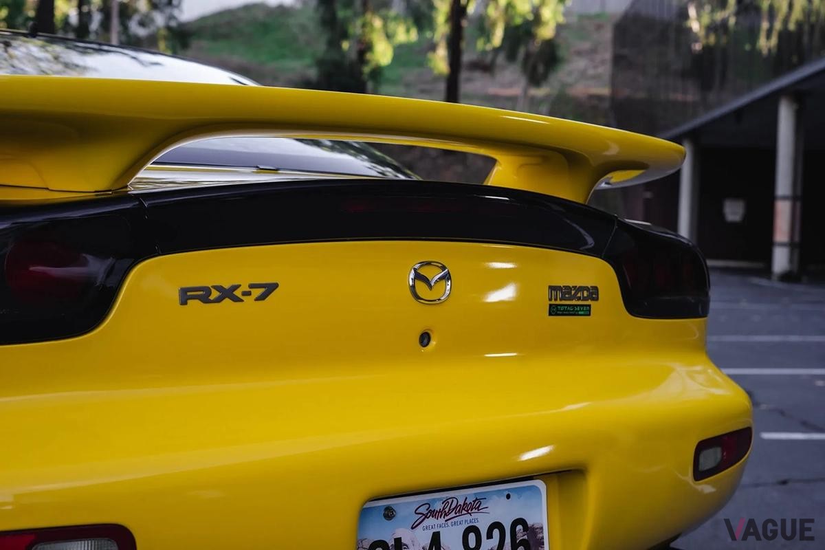 米国オークションに登場した1997年式マツダ「RX-7 タイプRS-R」