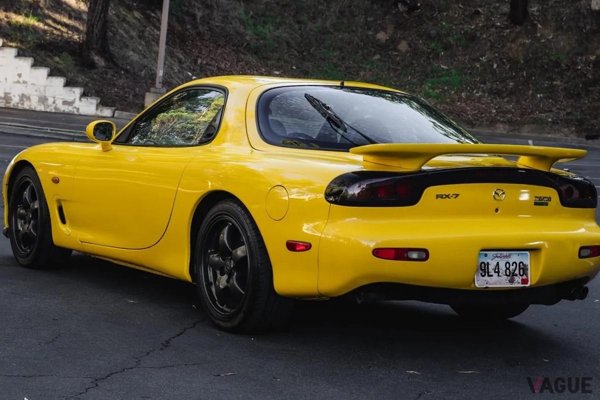 米国オークションに登場した1997年式マツダ「RX-7 タイプRS-R」
