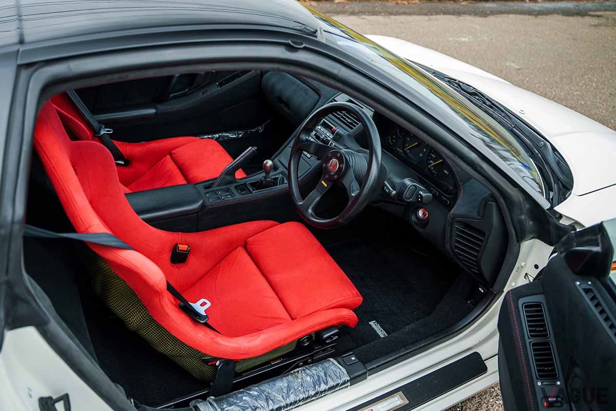 米国オークションに登場した1996年式ホンダ「NSX-R」のインテリア(C)2024 Courtesy of RM Sotheby's