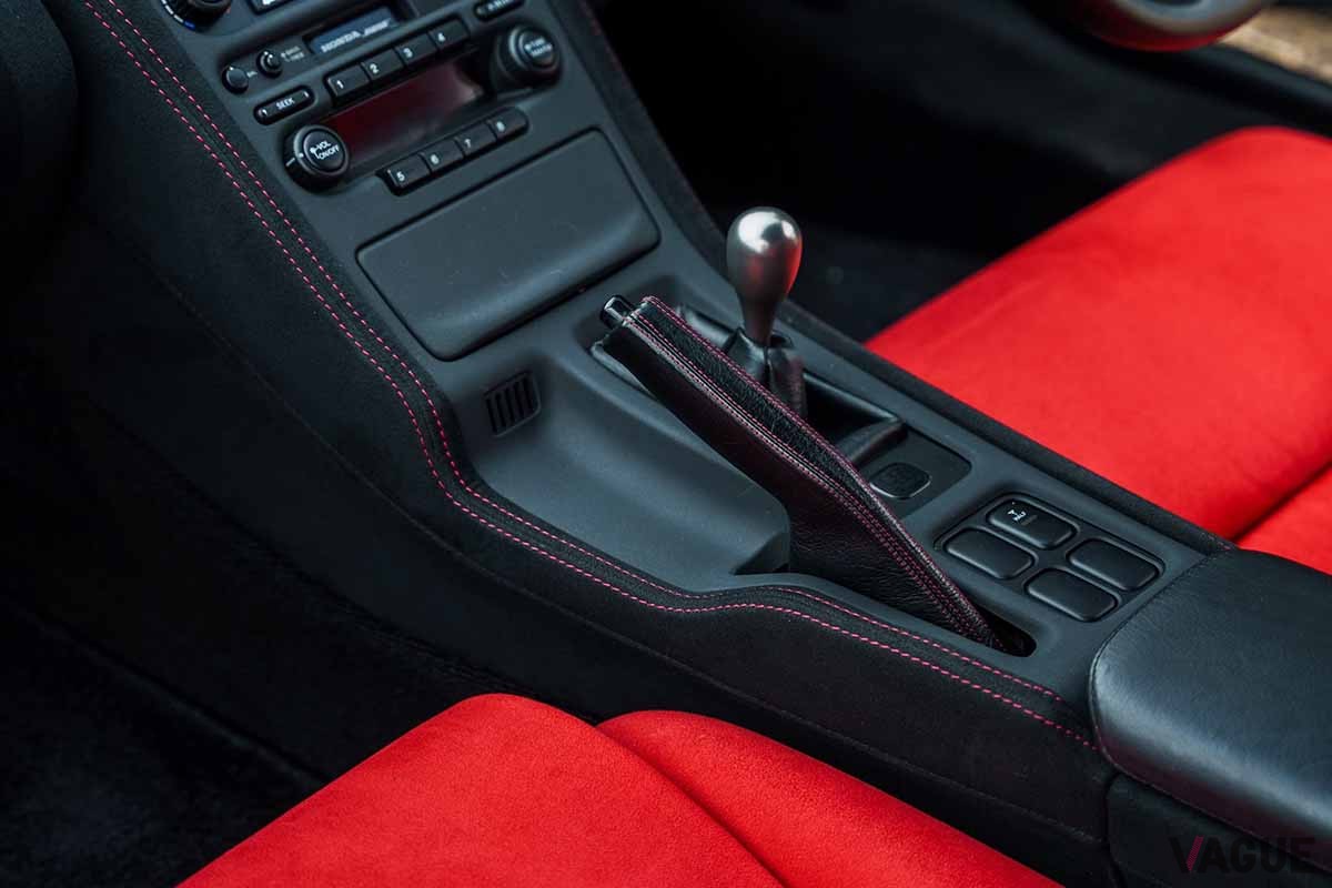 米国オークションに登場した1996年式ホンダ「NSX-R」のインテリア(C)2024 Courtesy of RM Sotheby's
