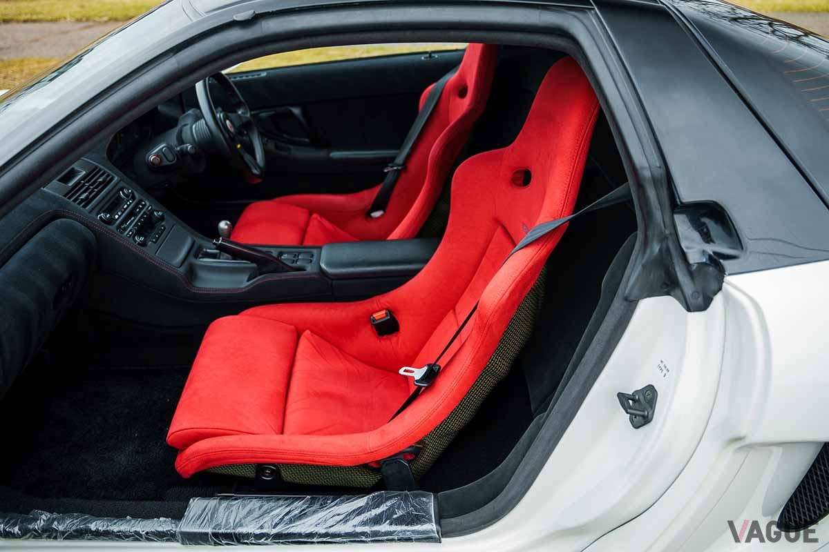 米国オークションに登場した1996年式ホンダ「NSX-R」のインテリア(C)2024 Courtesy of RM Sotheby's