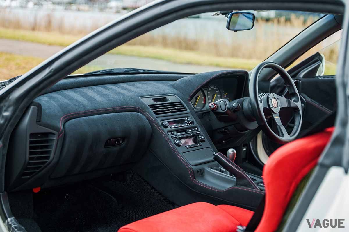 米国オークションに登場した1996年式ホンダ「NSX-R」のインテリア(C)2024 Courtesy of RM Sotheby's