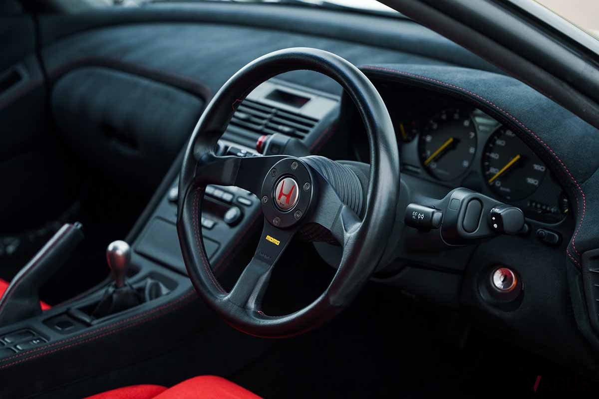 米国オークションに登場した1996年式ホンダ「NSX-R」のインテリア(C)2024 Courtesy of RM Sotheby's