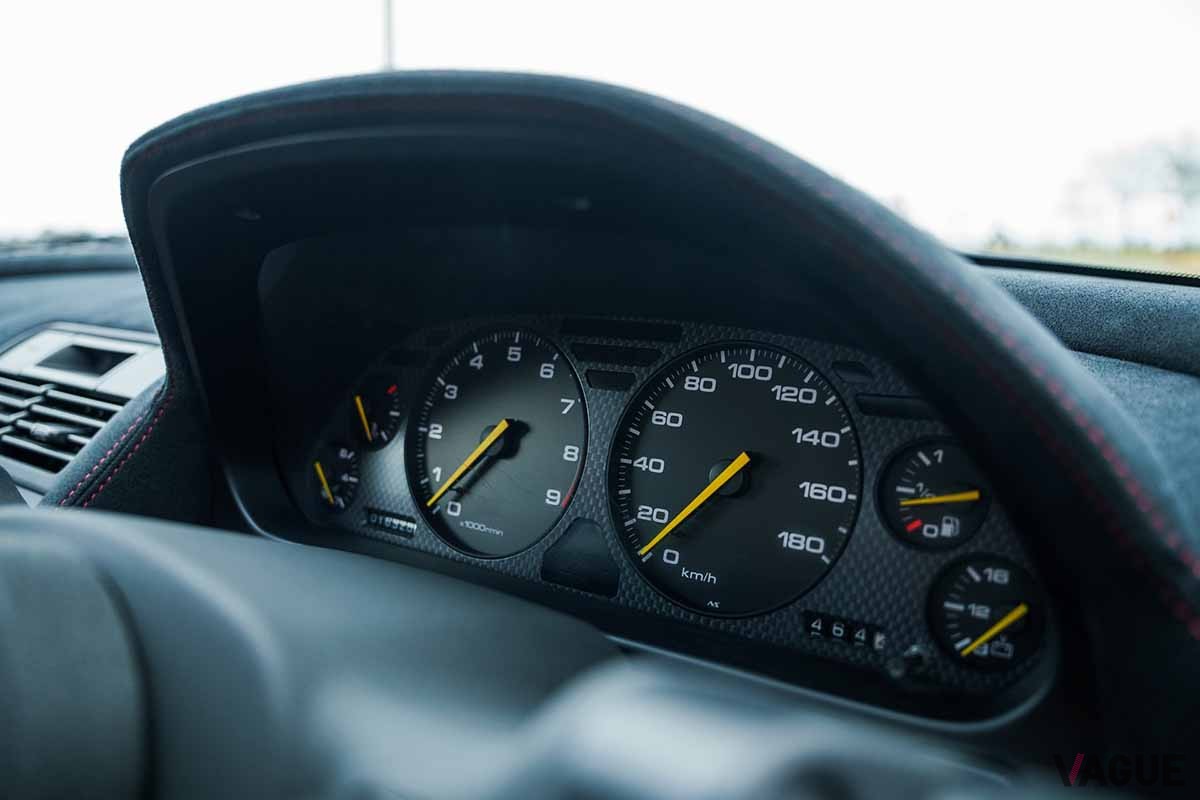 米国オークションに登場した1996年式ホンダ「NSX-R」のインテリア(C)2024 Courtesy of RM Sotheby's