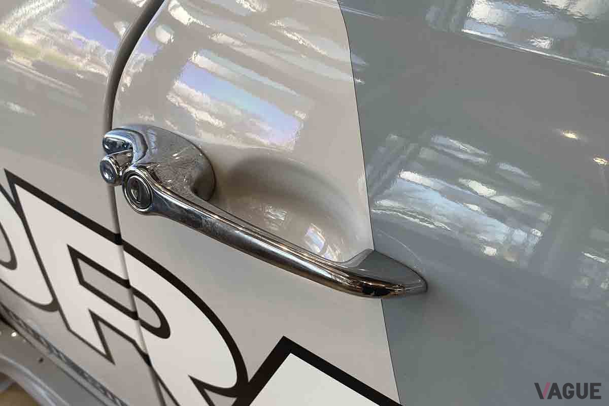 1959年に登場、長い間親しまれたクラシックMini（ミニ）もグリップ型ドアハンドルを採用していた
