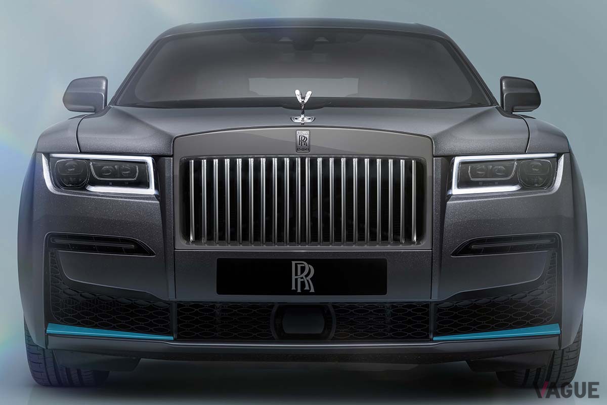 ロールス・ロイスの限定車「ゴースト プリズム」（ガンメタルグレー・ターコイズ）のインテリア