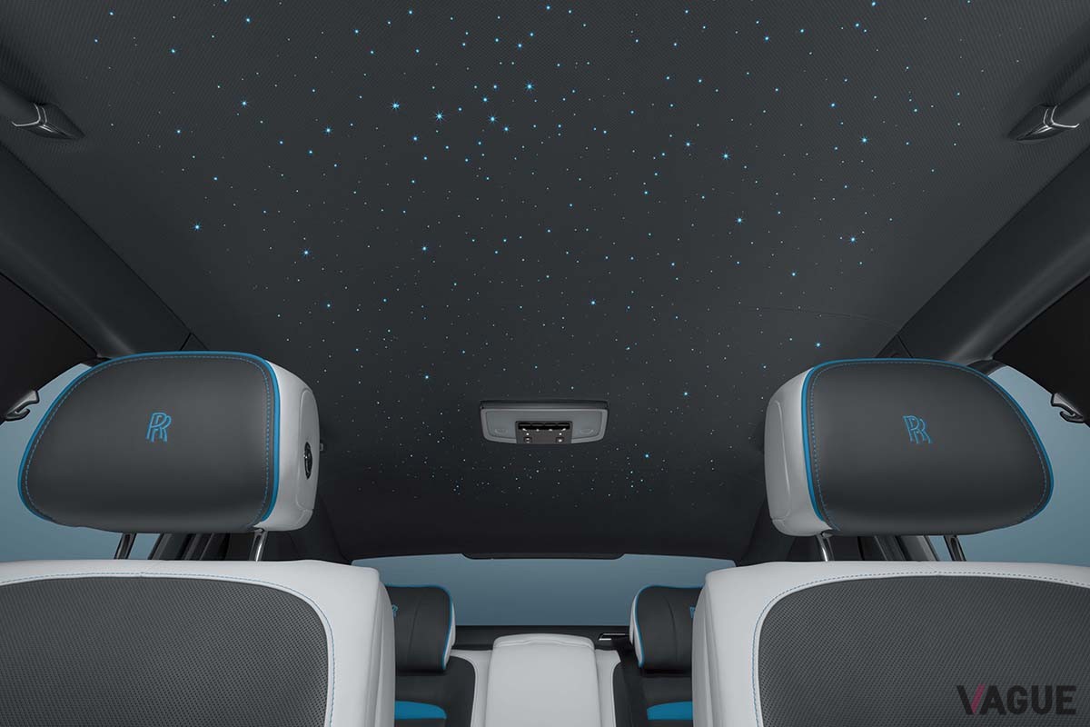 ロールス・ロイスの限定車「ゴースト プリズム」（ガンメタルグレー・ターコイズ）のインテリア