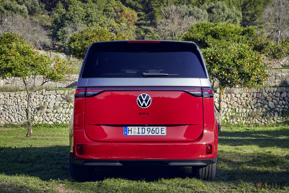 2024年3月に世界初公開されたVW新型「ID.バズGTX」