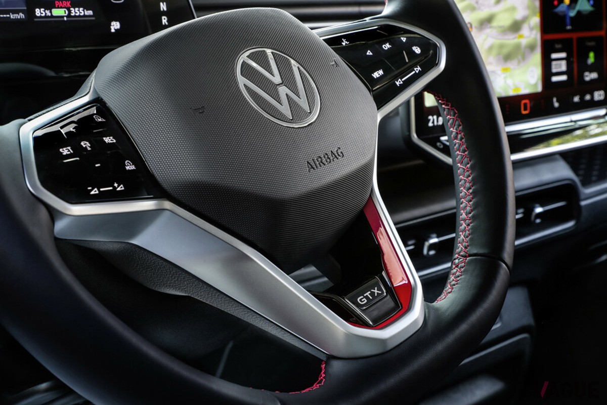 2024年3月に世界初公開されたVW新型「ID.バズGTX」のインテリア