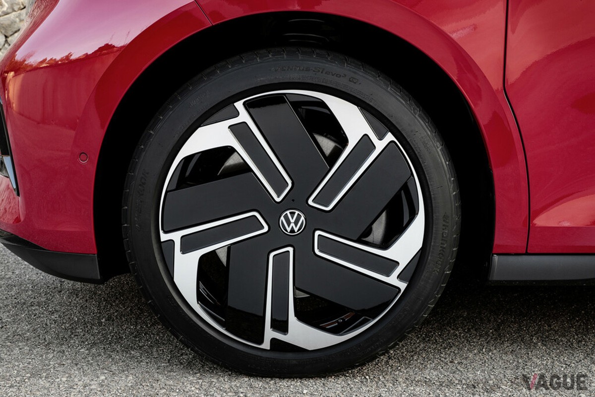 2024年3月に世界初公開されたVW新型「ID.バズGTX」