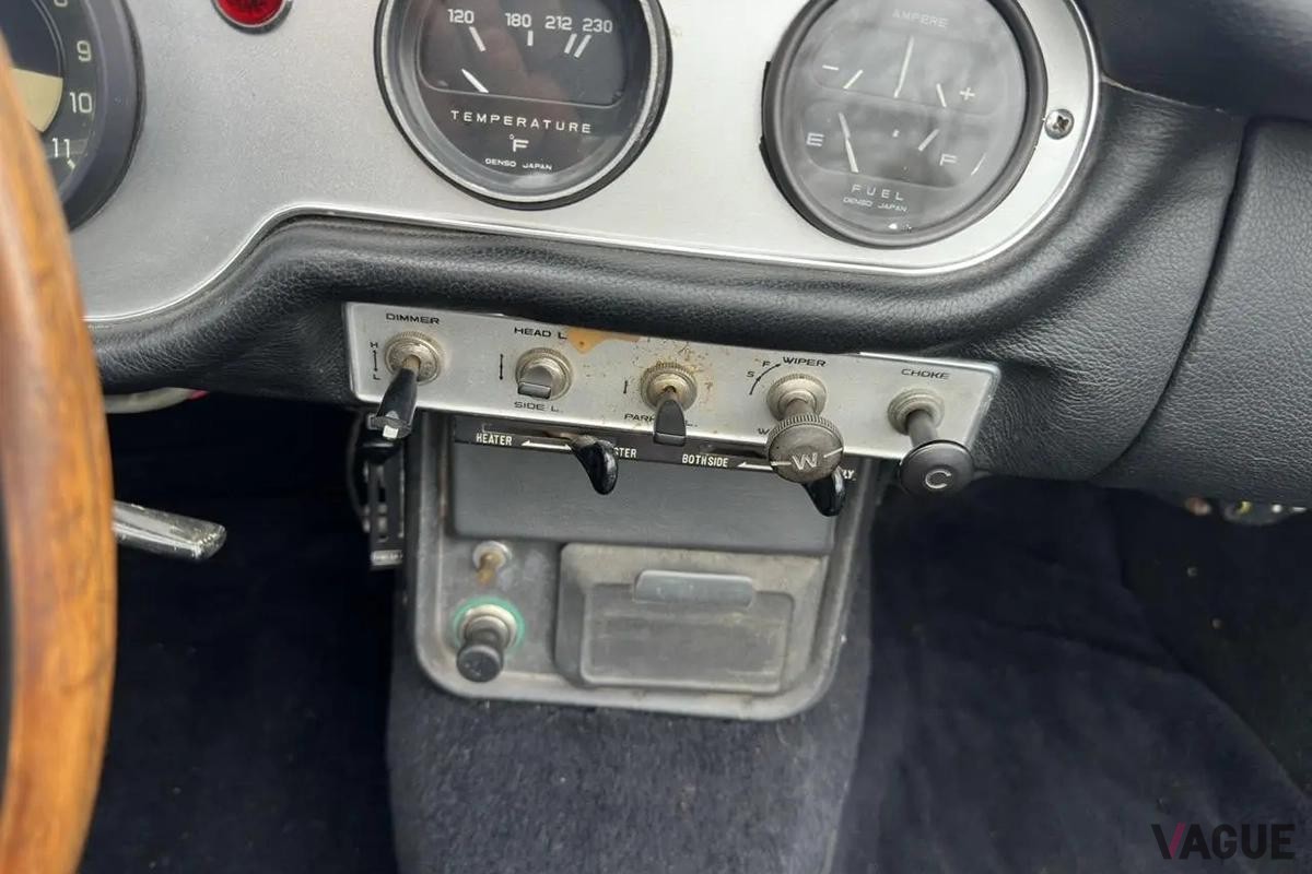 米国オークションに登場した1965年製ホンダ「S600」のインテリア