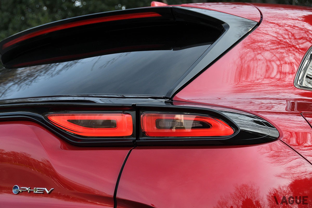 トヨタ「クラウン・スポーツ」のPHEV仕様「RS」グレードは、圧倒的な加速を味わえるスポーティモデル