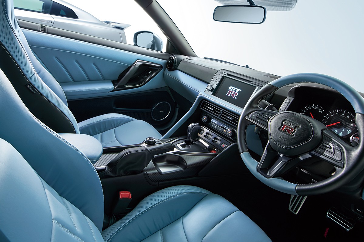 日産「GT-R」2025年モデルのインテリア