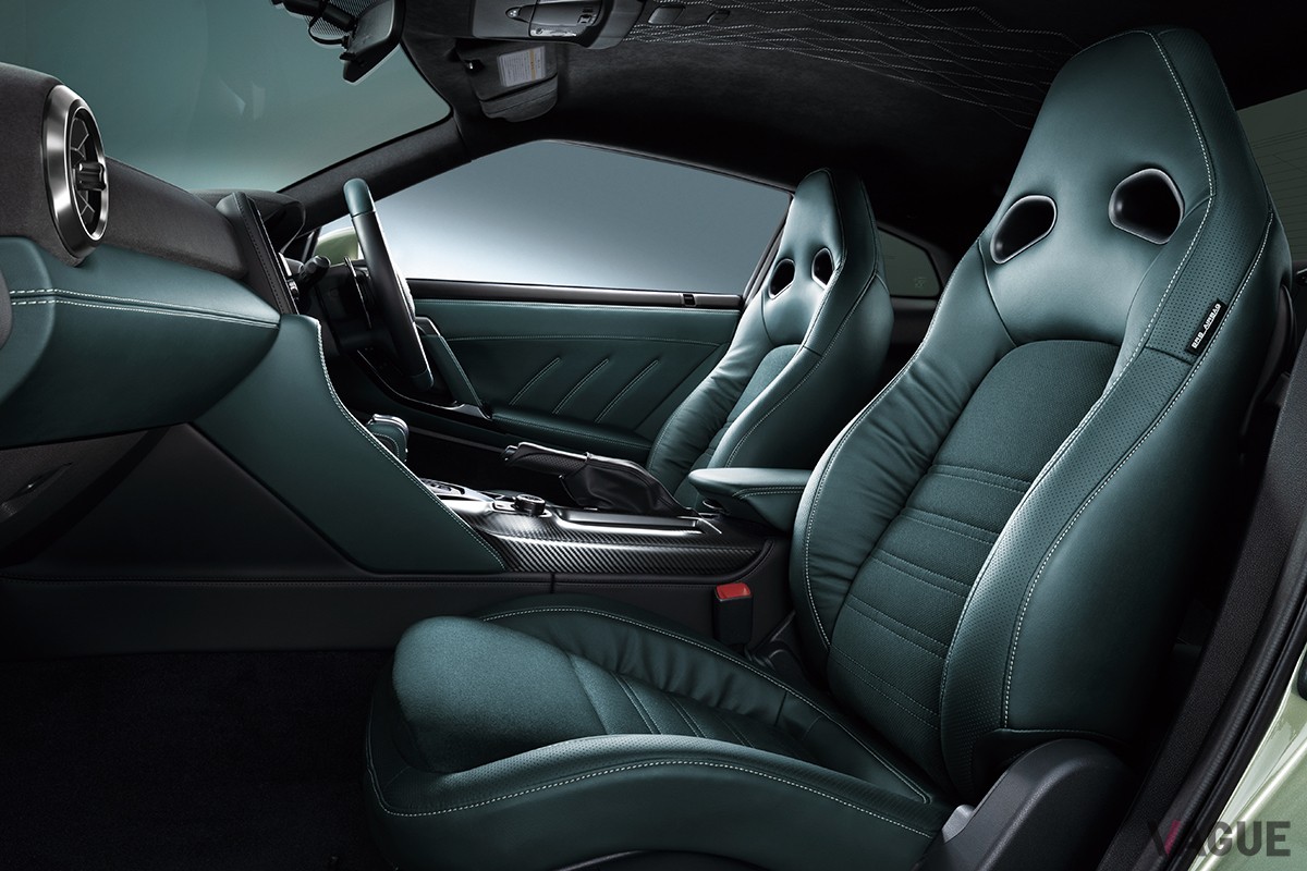 日産「GT-R」2025年モデルのインテリア