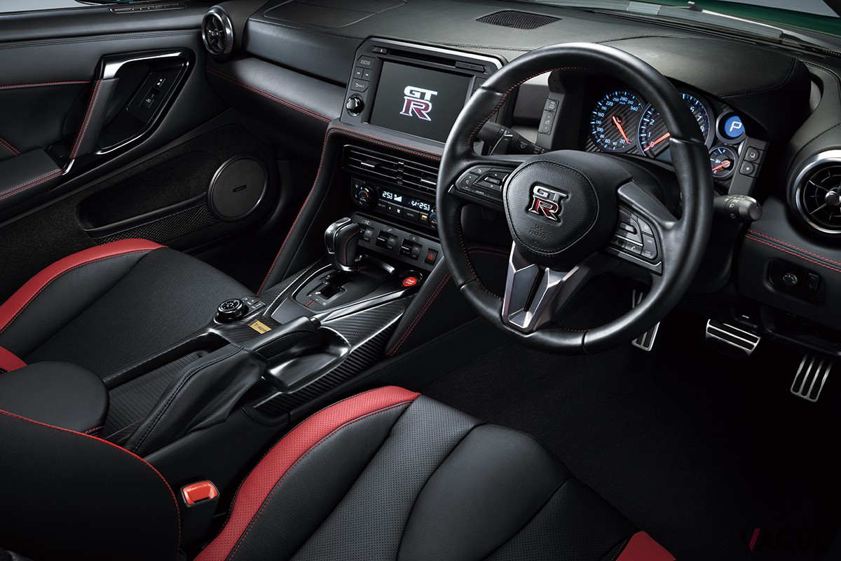 日産「GT-R」2025年モデルのインテリア