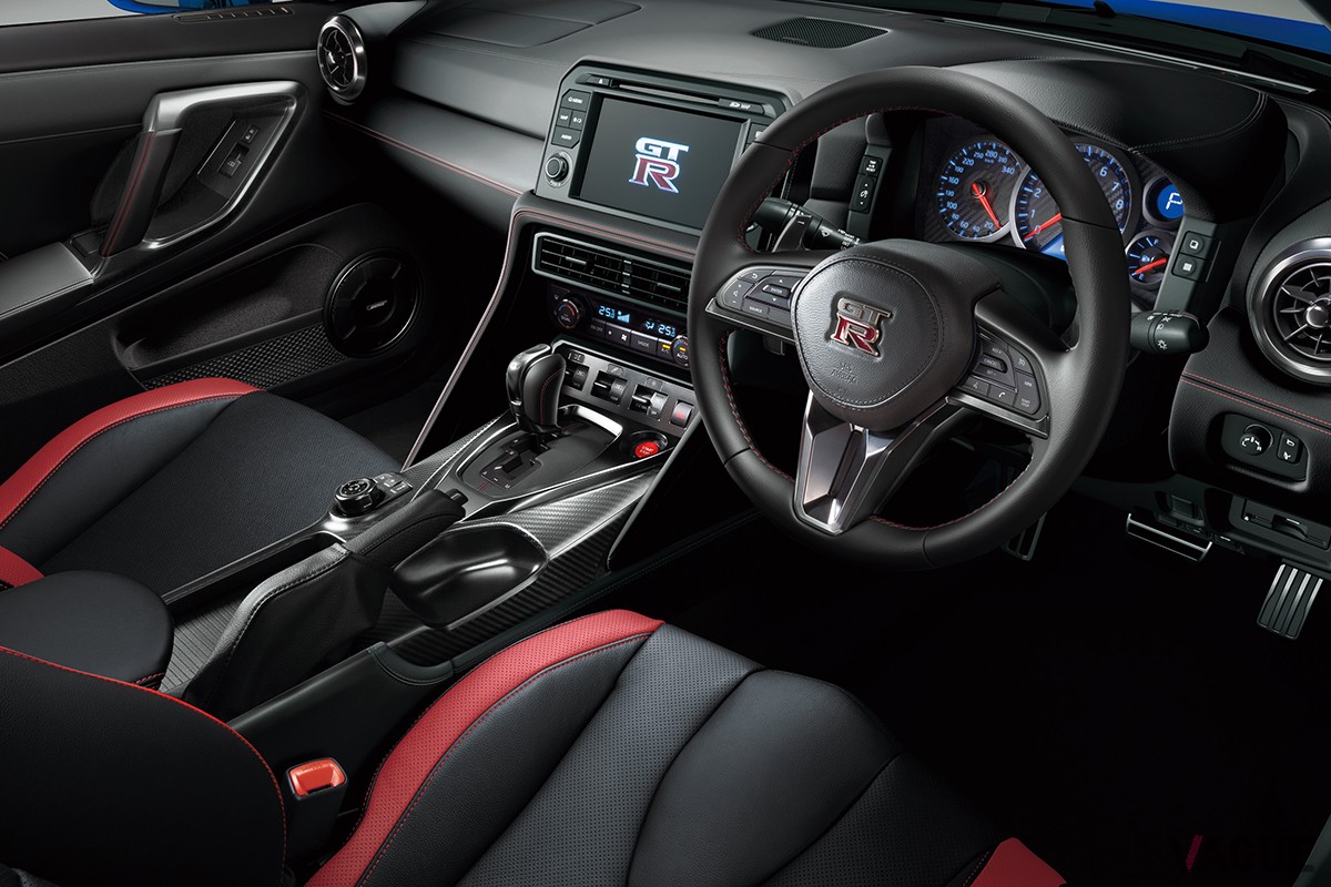 日産「GT-R」2025年モデルのインテリア