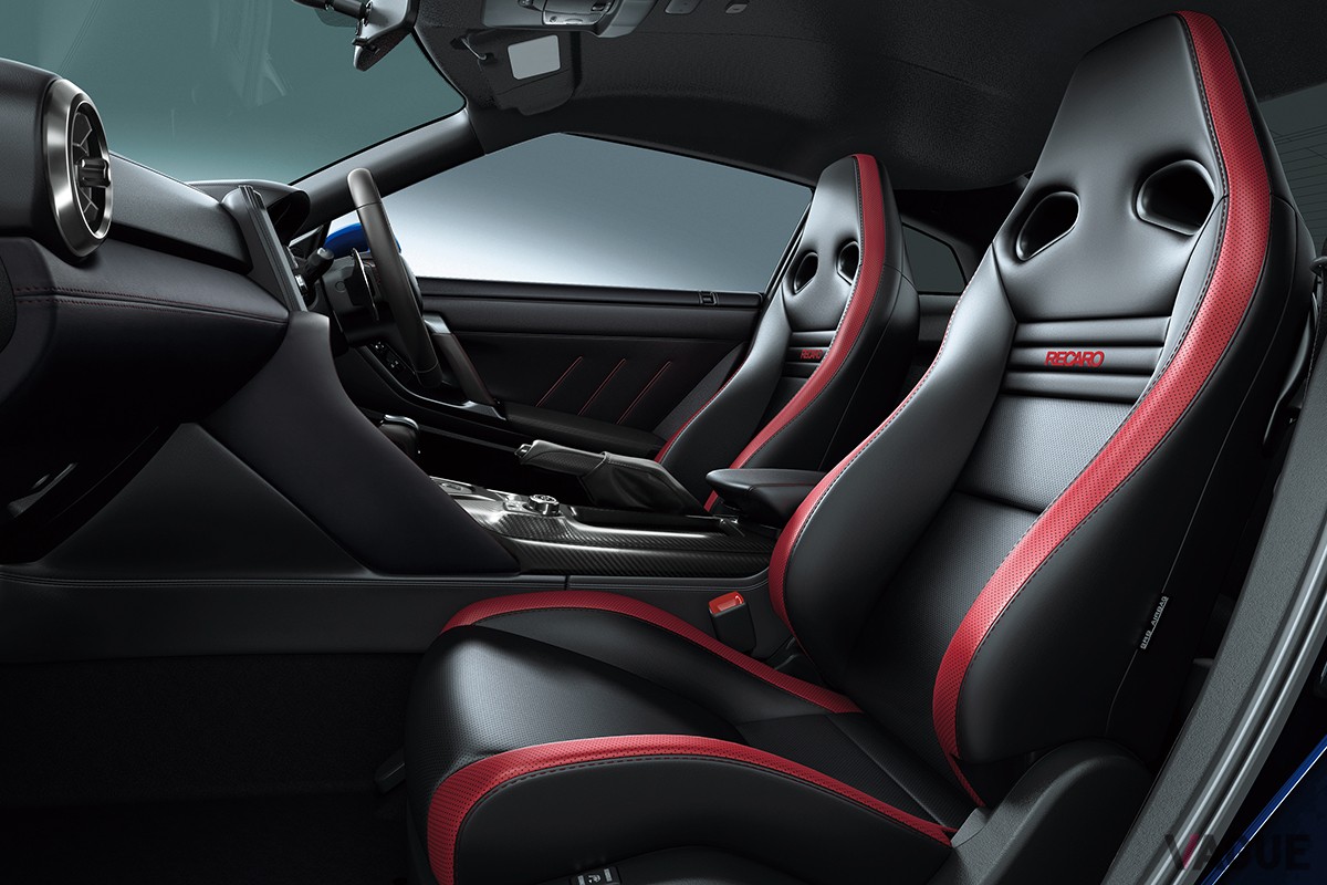 日産「GT-R」2025年モデルのインテリア