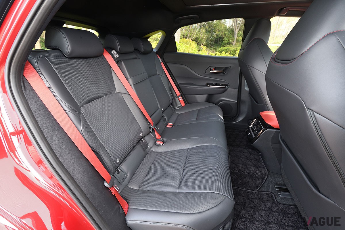 トヨタ「クラウン・スポーツ」のPHEV仕様「RS」グレードは、圧倒的な加速を味わえるスポーティモデル