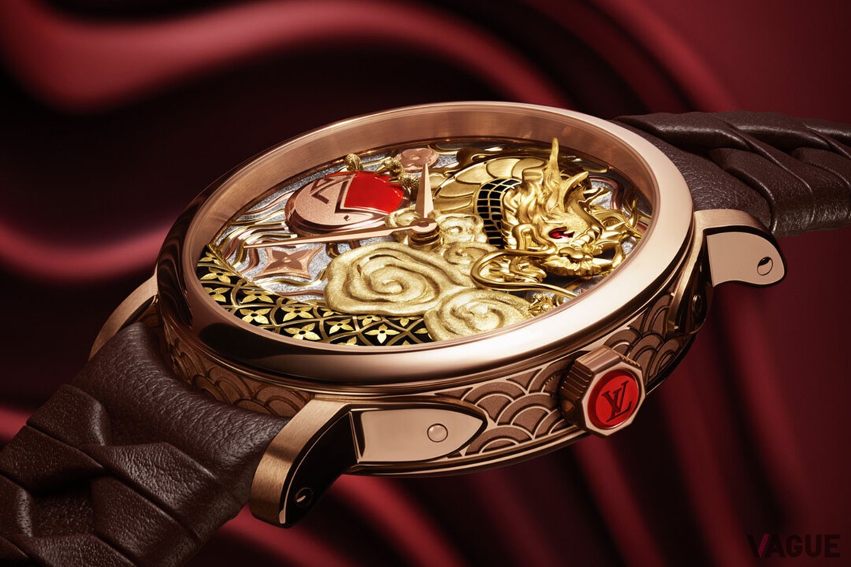 いずれのモデルもダイヤルのGLVモノグラムとりゅうずには同じストーンをセッティング。キャップストーンにはおなじみのモノグラムがエングレービングされている