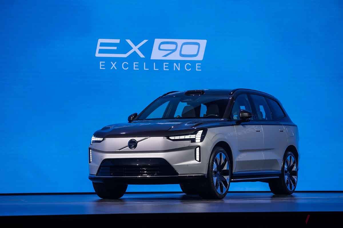 日本未導入の大型SUV「EX90」