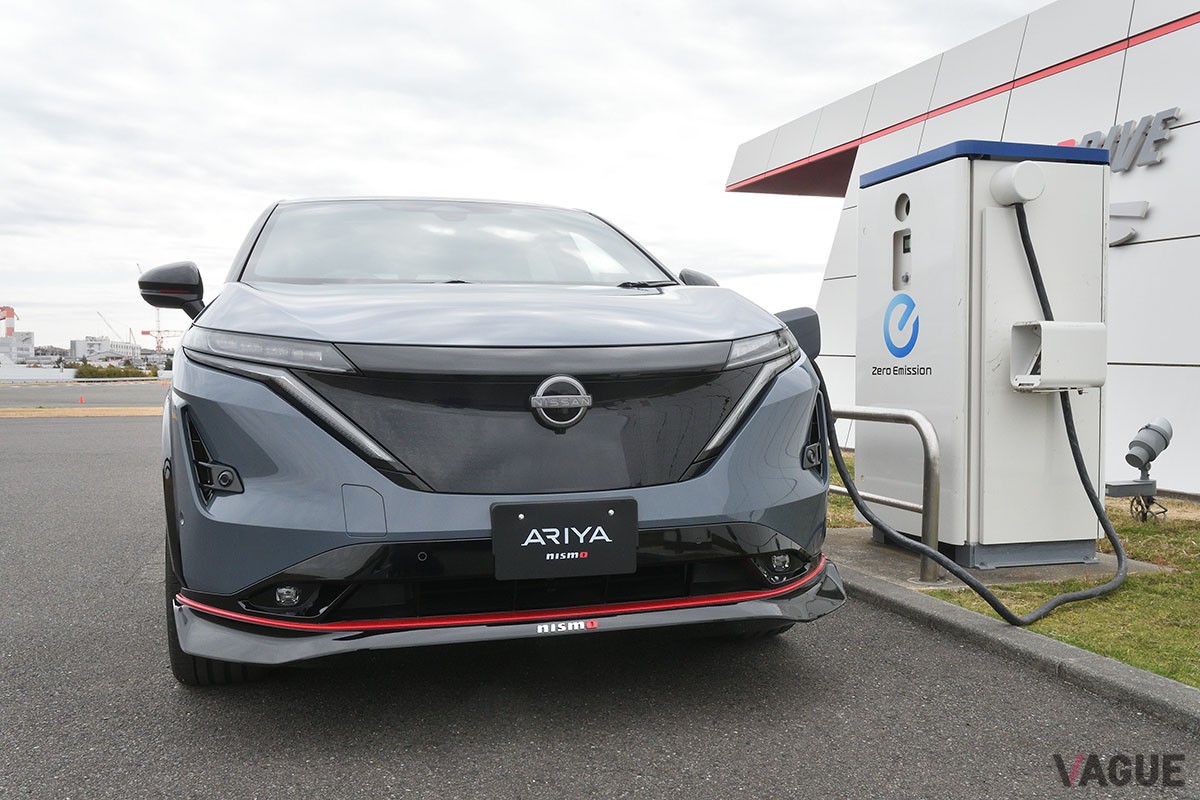 NISMOの技術とノウハウを活かし、サーキットにおける速さと公道での上質な乗り味を両立した日産「アリアNISMO」