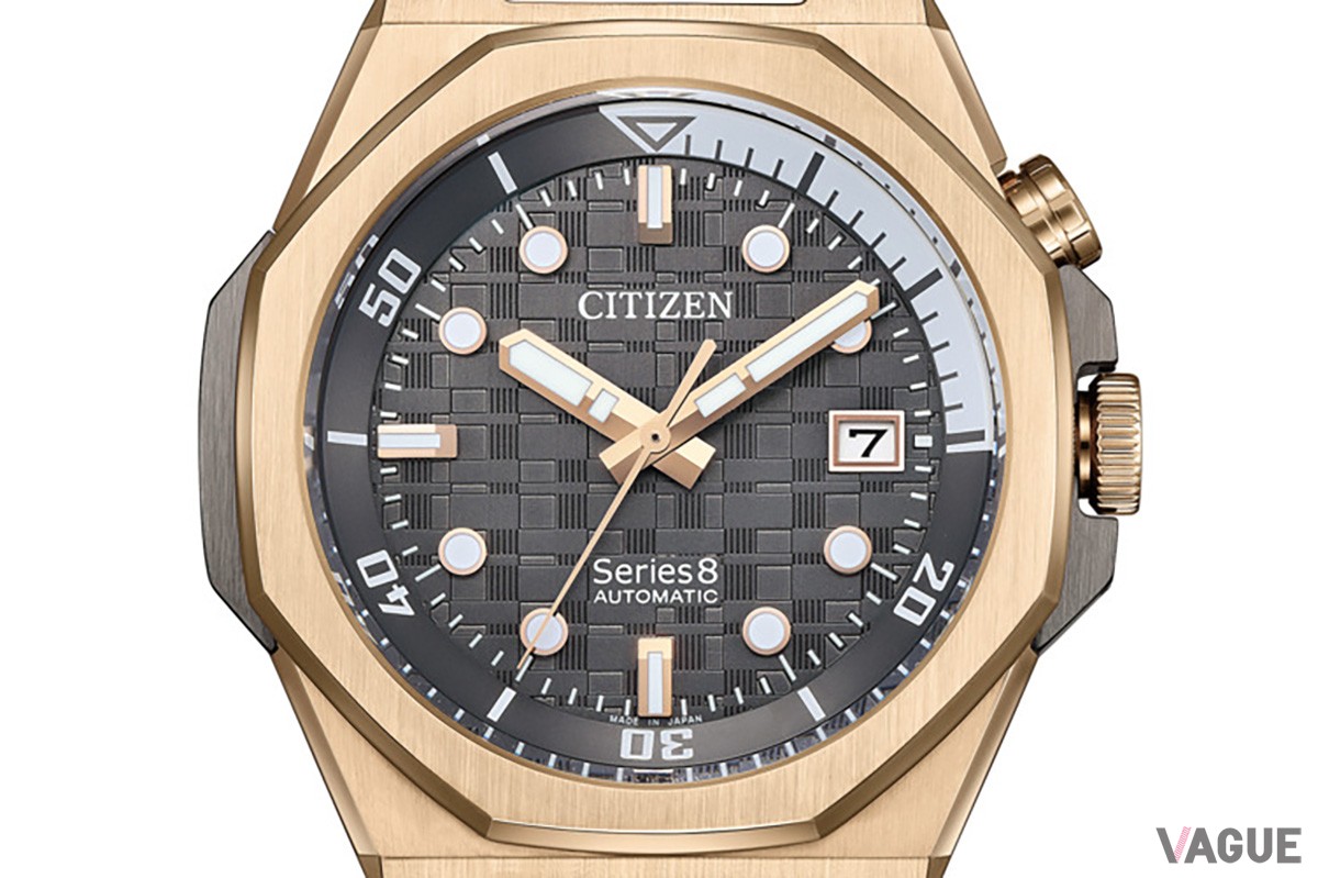 あたたかみのあるゴールドにグレーを合わせて品よくまとめた「NB6069-53H」（20万9000円、消費税込）