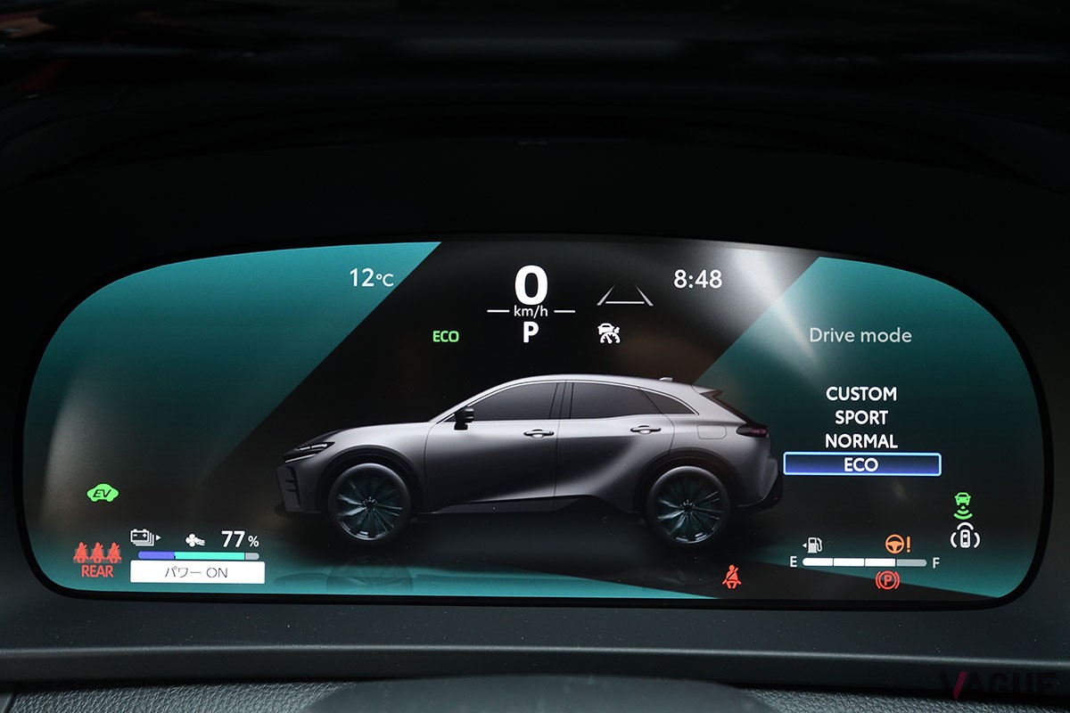 トヨタ「クラウン・スポーツ」のPHEV仕様「RS」グレードは、圧倒的な加速を味わえるスポーティモデル