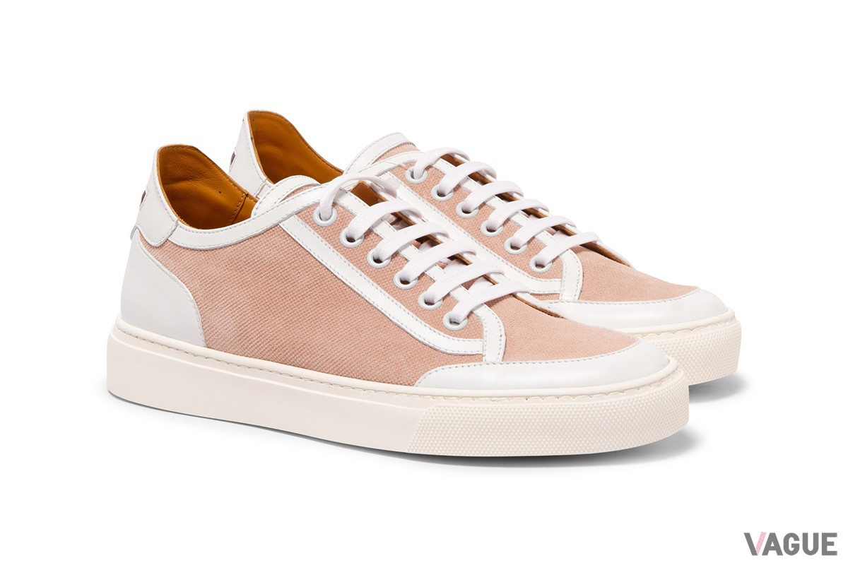 春らしいピンクの「Women’s Canvas Suede Calf Sneakers」。こちらもキャンバス風のスエードで親しみやすい。