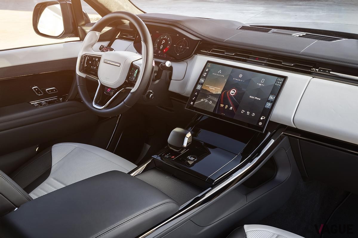 新型「レンジローバースポーツSV」のインテリア