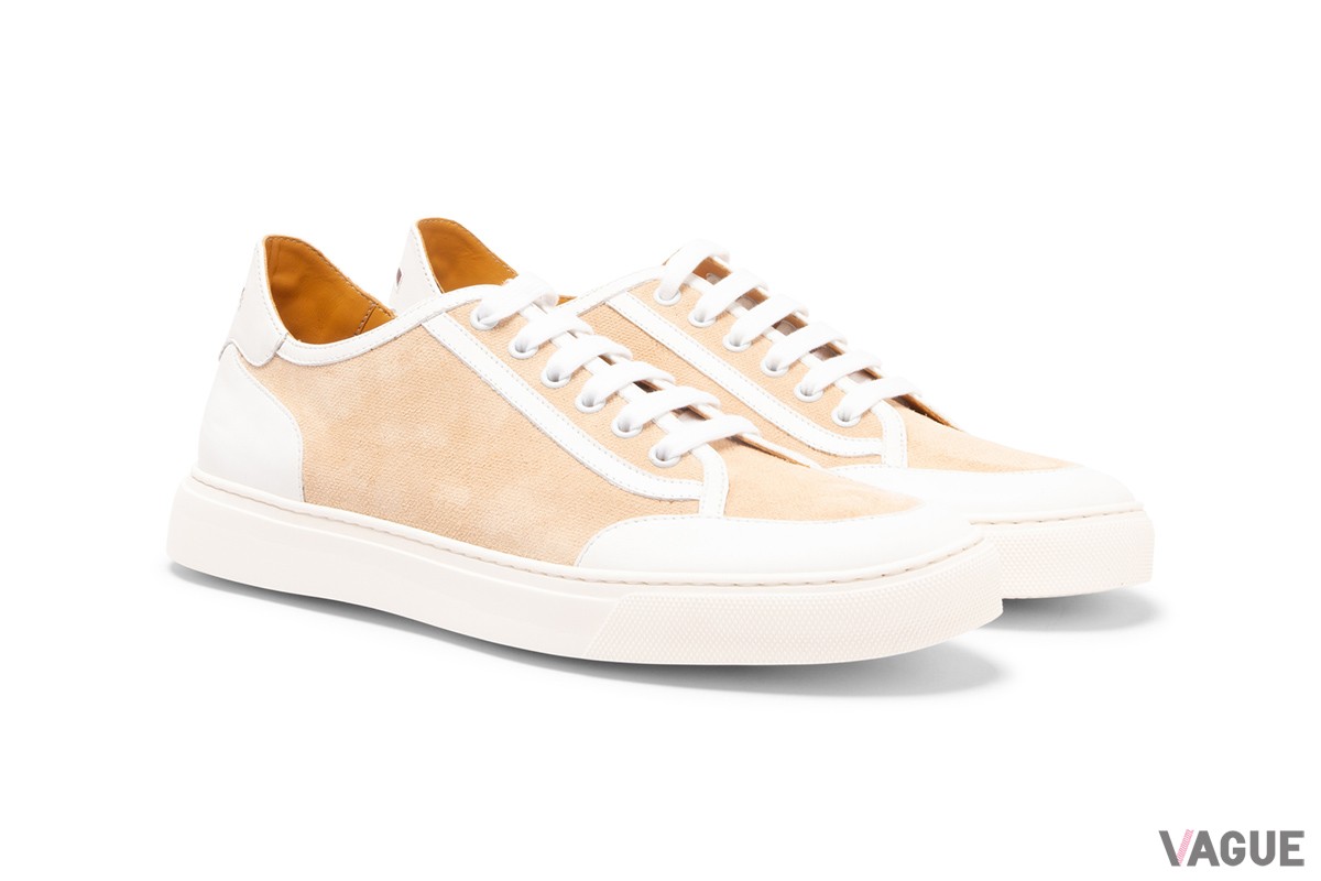 「Men’s Canvas Suede Calf Sneakers」ベージュ。ベージュはメンズ、ウィメンズ共通して展開する。