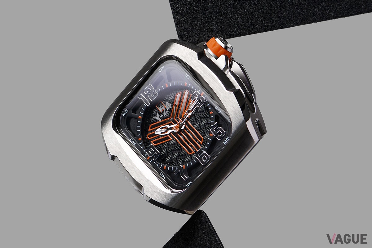 Apple Watchと同サイズのクォーツ時計（電池式）を作ることで、アップルユーザー以外でもY24の世界観を楽しめるように。