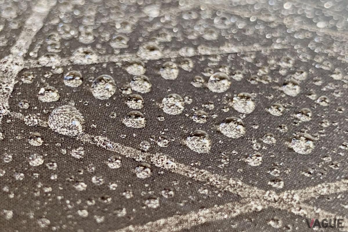 強力撥水効果が持続する生地コーティング