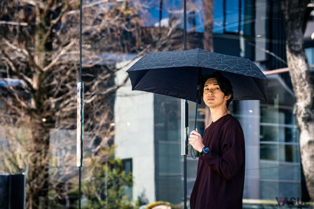 傘を軽く振るだけでほとんどの水滴が落ちる
