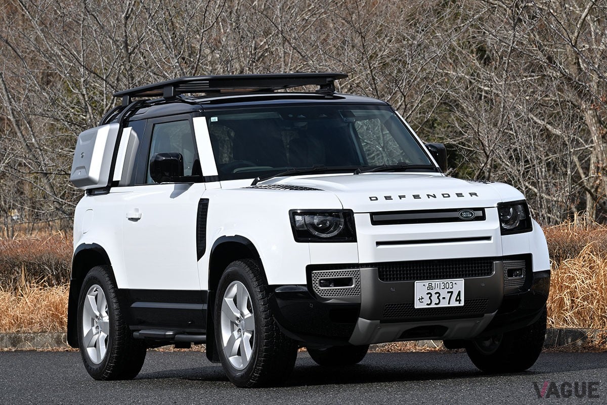実用性の高い5ドアモデル「110」にはない、独特の魅力を備えた3ドア・ショート仕様のランドローバー「ディフェンダー90」