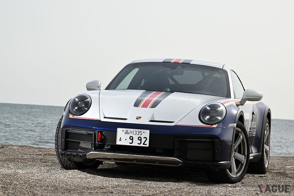 50mmアップした車高やオールテレーンタイヤ、車体下部のプロテクションなどにより、911シリーズの新たな可能性を示したポルシェ「911ダカール」