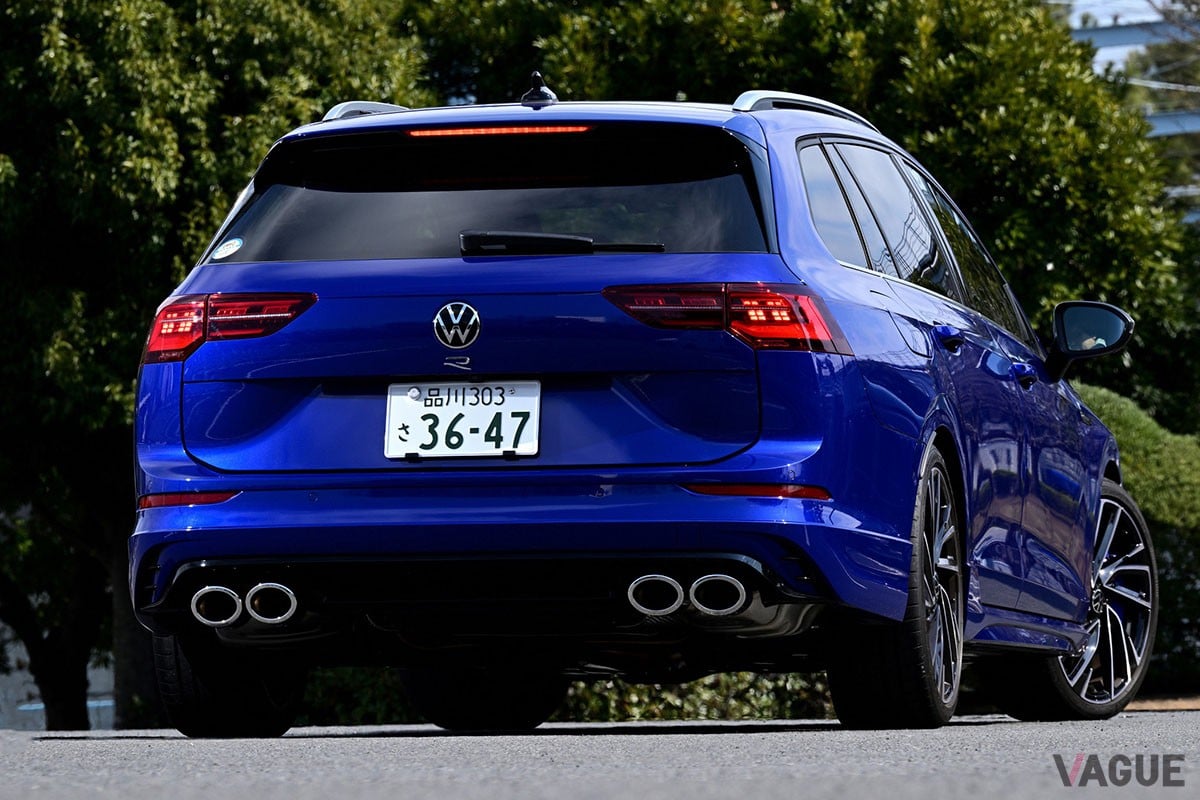 人気低迷中のワゴンながら、スポーツカー顔負けの走りとサルーン級の快適性、そして抜群の使い勝手で人気を得ているVW「ゴルフRヴァリアント」