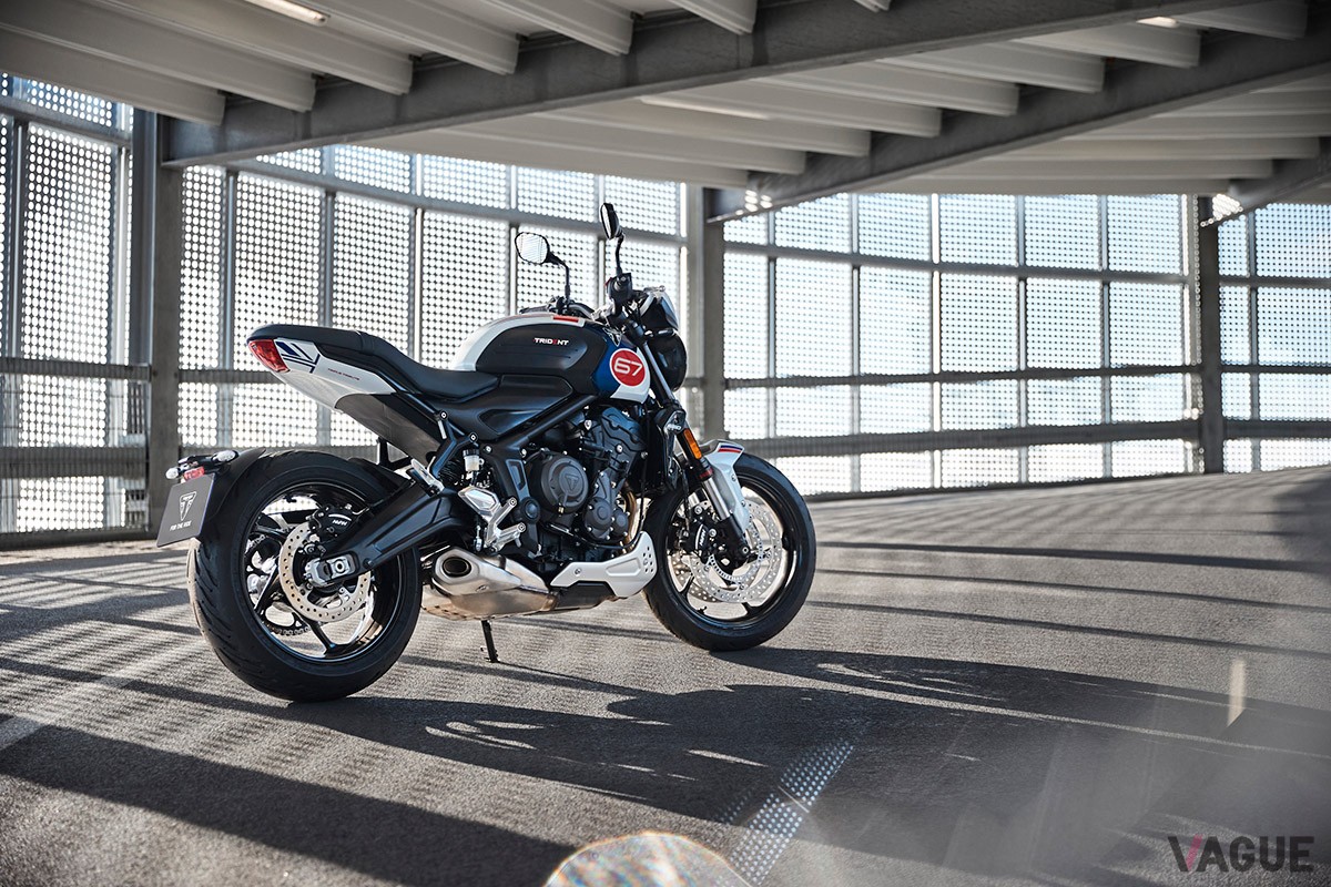 トライアンフ「トライデント トリプル トリビュート スペシャルエディション」は、名車「スリッパリーサム」にインスパイアされた特別仕様車