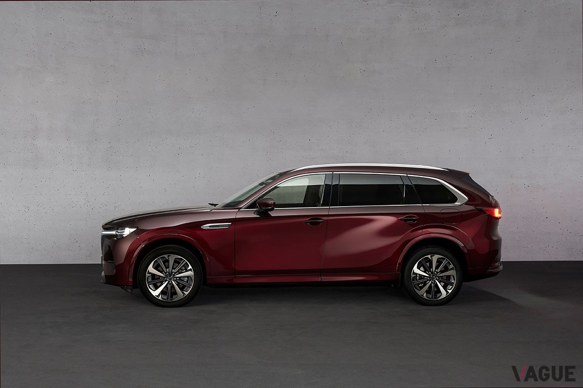 欧州マツダが世界初公開した3列シートを備えた新型クロスオーバーSUV「CX-80」