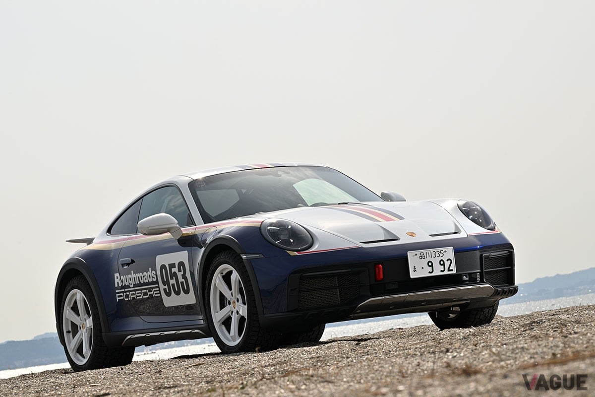 50mmアップした車高やオールテレーンタイヤ、車体下部のプロテクションなどにより、911シリーズの新たな可能性を示したポルシェ「911ダカール」