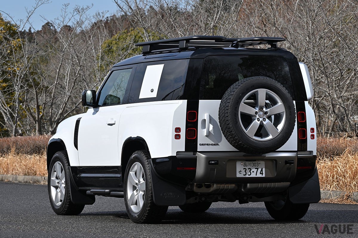 実用性の高い5ドアモデル「110」にはない、独特の魅力を備えた3ドア・ショート仕様のランドローバー「ディフェンダー90」