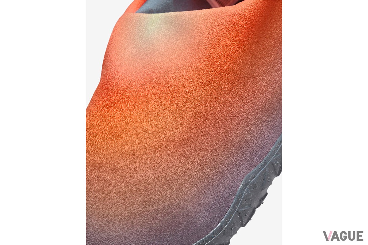 キャンプ用テントにヒントを得た、まるで夕暮れのような新色が美しい「ナイキ ACG モック プレミアム」