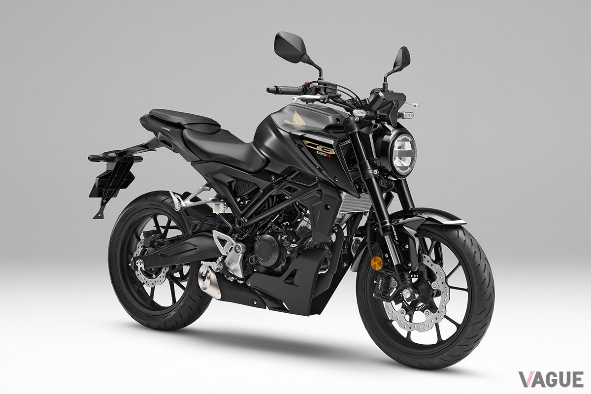 ホンダから“原付二種”のスポーツネイキッド「CB125R」の2024年モデルが登場。新色キャンディーカリビアンブルーシーや5インチのカラーTFT液晶メーターなどを新設定