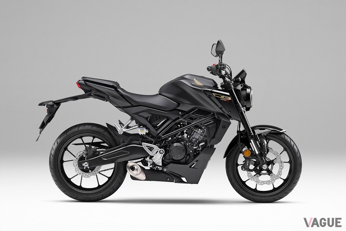 ホンダから“原付二種”のスポーツネイキッド「CB125R」の2024年モデルが登場。新色キャンディーカリビアンブルーシーや5インチのカラーTFT液晶メーターなどを新設定