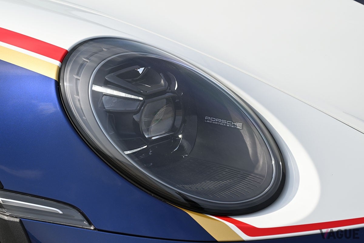 50mmアップした車高やオールテレーンタイヤ、車体下部のプロテクションなどにより、911シリーズの新たな可能性を示したポルシェ「911ダカール」