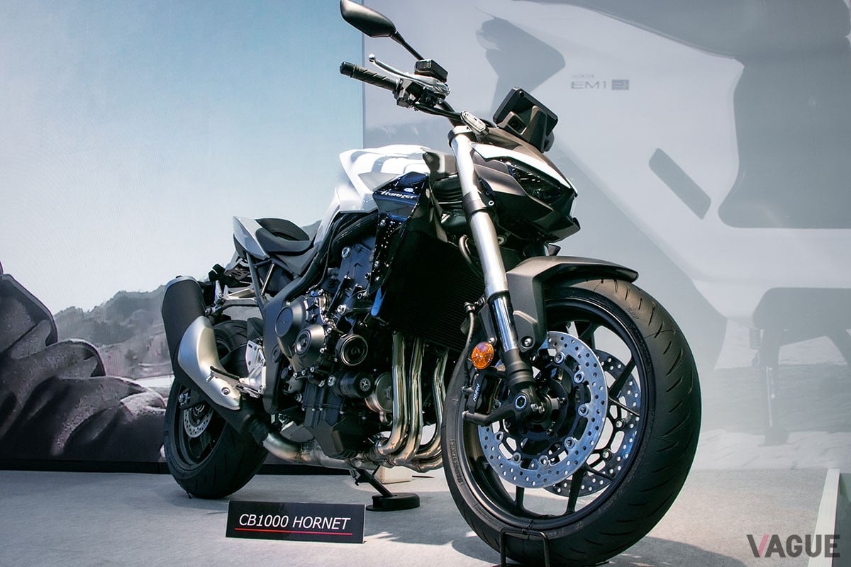 ホンダがネイキッドバイクの旗艦「CB1000ホーネット」を日本初公開！ カッコいい“ストリートファイター”が目指すはクラスの頂点 |  VAGUE(ヴァーグ)