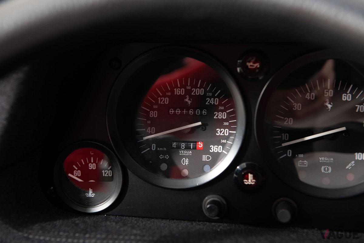 2024年5月に開催されるオークションに登場するフェラーリ「F40」のインテリア Darin Schnabel ©2024 Courtesy of RM Sotheby's